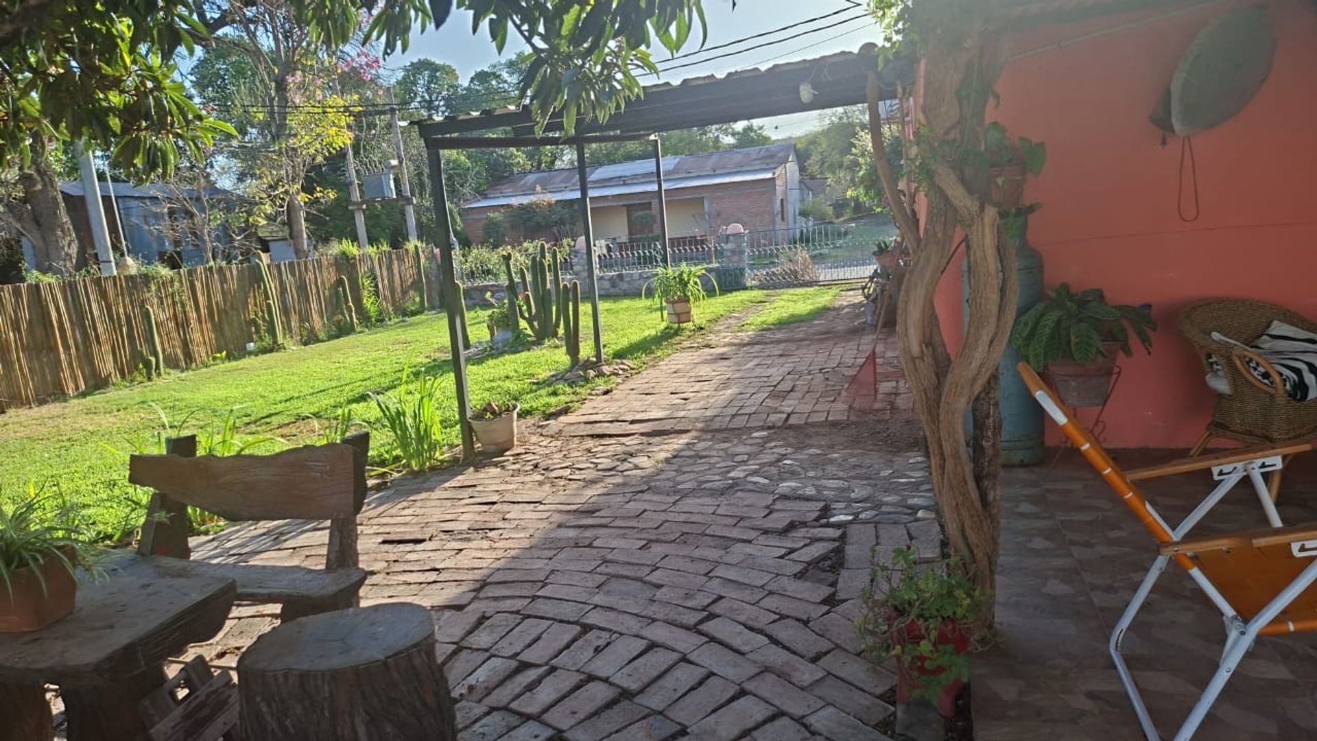 VENTA CASA C/PILETA EN CORONEL MOLDES RUTA 68 - foto 3