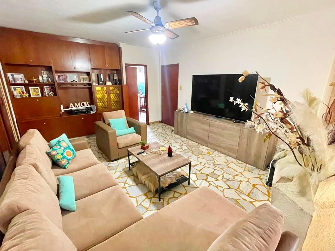 Casa de 4 ambientes en venta en Bernal Este, Cerrito 400, foto 2