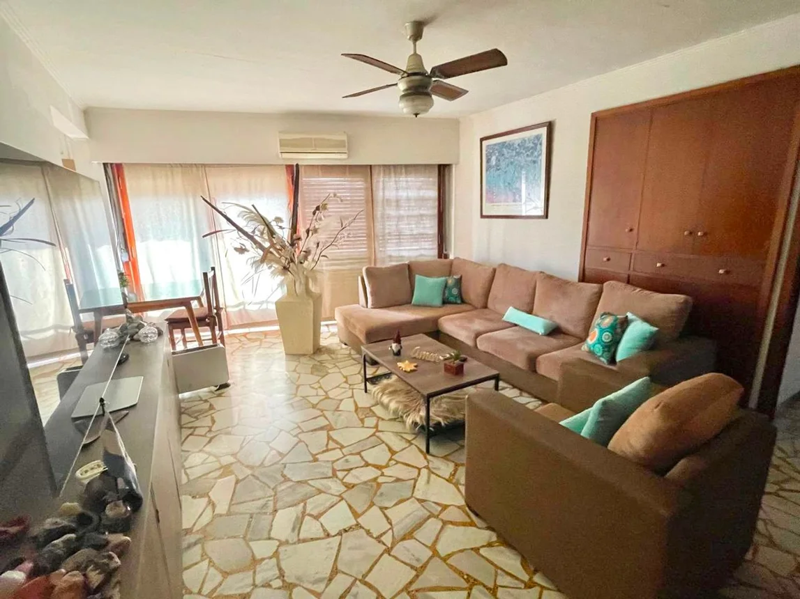 Casa de 4 ambientes en venta en Bernal Este, Cerrito 400