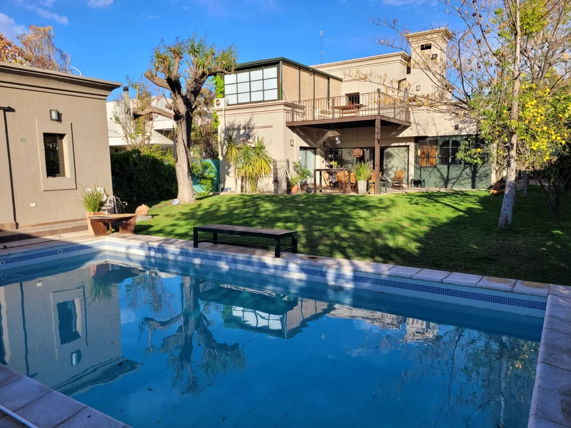 Casa en venta en Guaymallén, foto 2