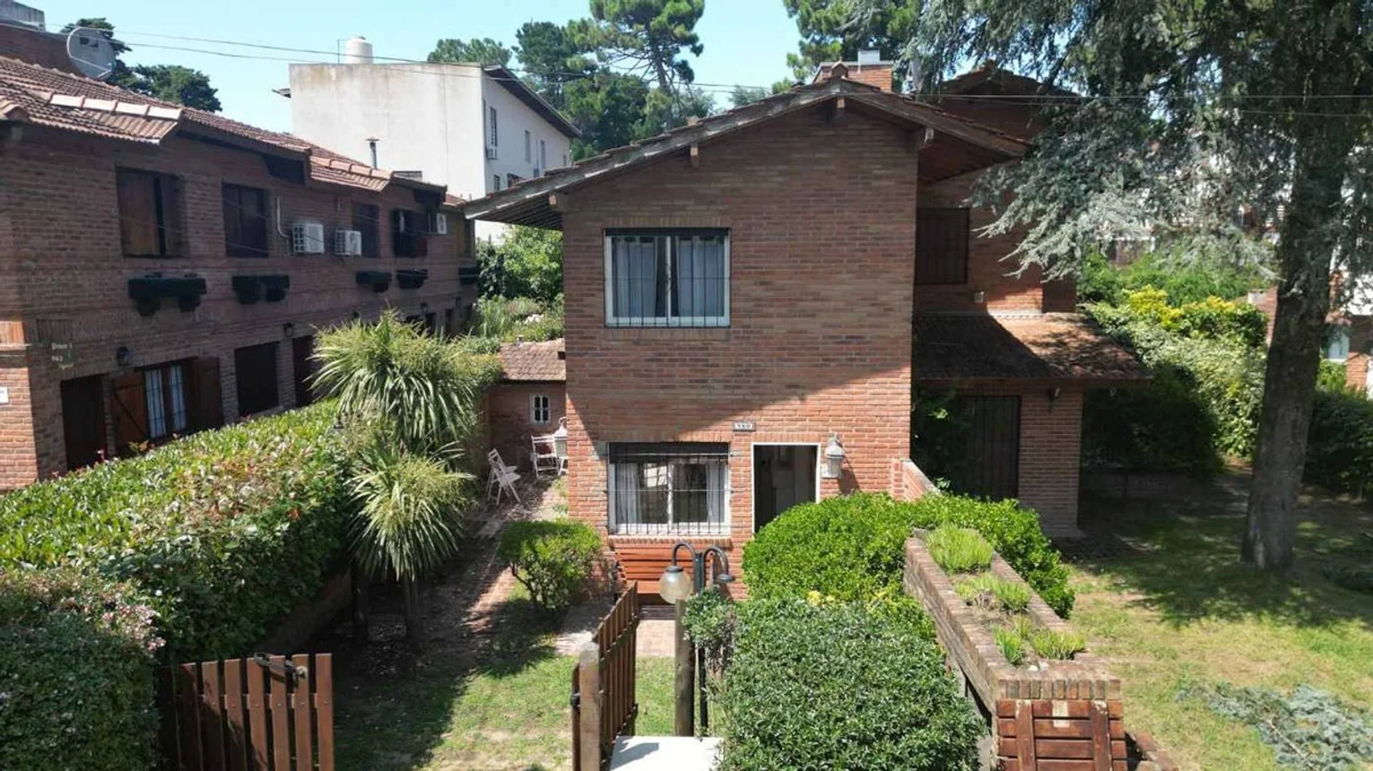 Casa dúplex de 3 ambientes en venta en Pinamar, De la Corvina 900