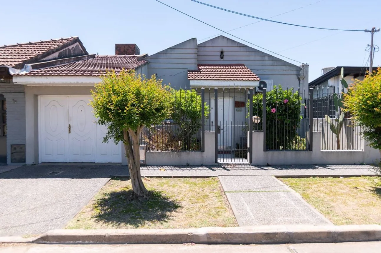 Casa en venta en Ezpeleta Oeste
