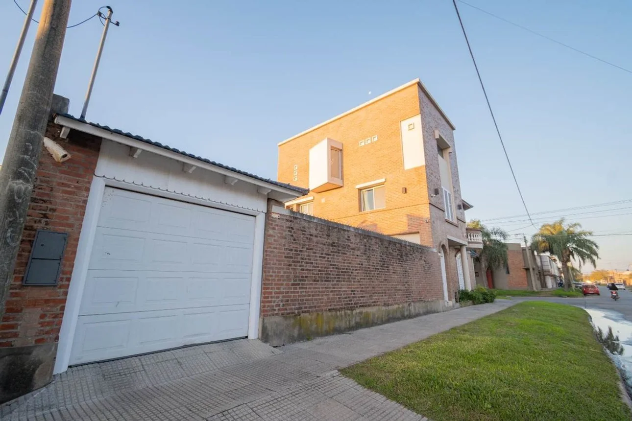 Venta casa de categoría 3 dormitorios en suite, foto 2