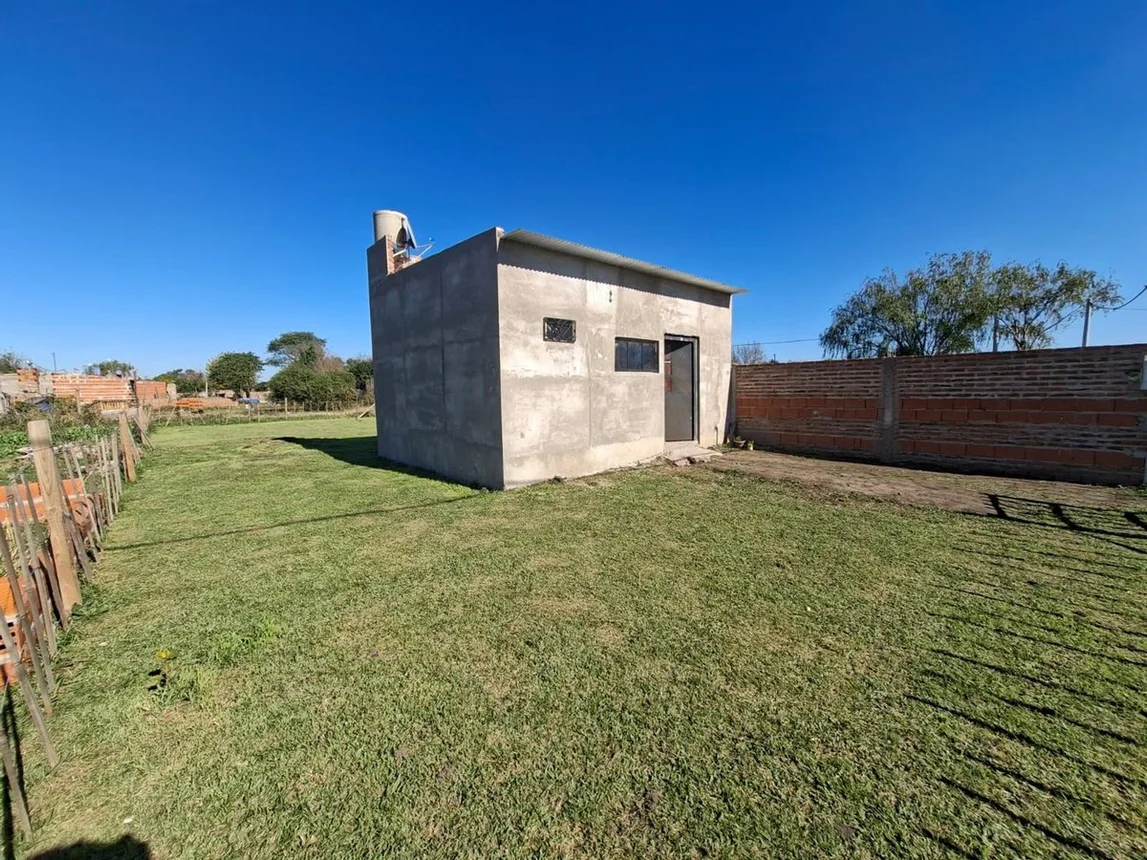 Monoambiente a terminar, gran terreno, santo tomé, foto 2