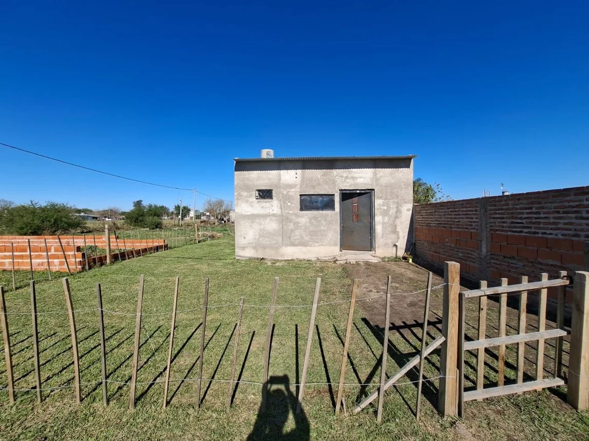 Monoambiente a terminar, gran terreno, santo tomé, foto 1