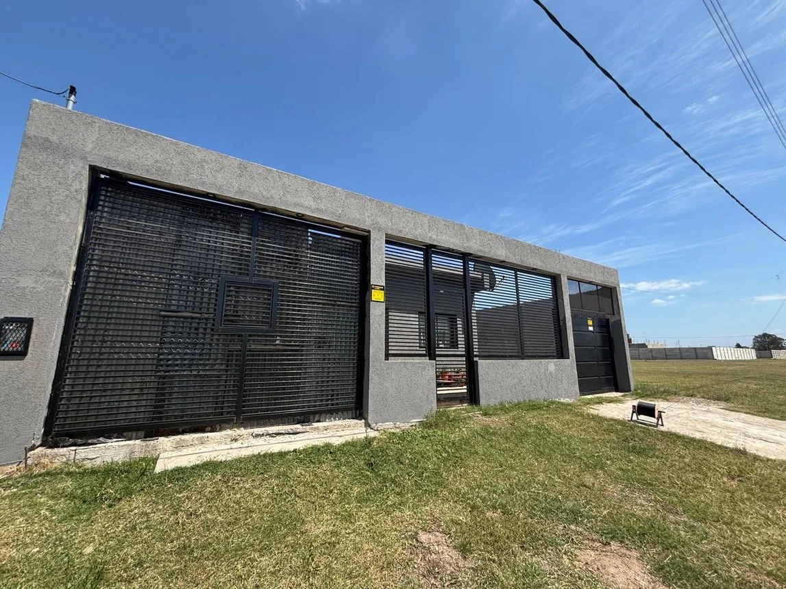 Casa de 3 ambientes en venta en Burzaco, Ceibo 1100