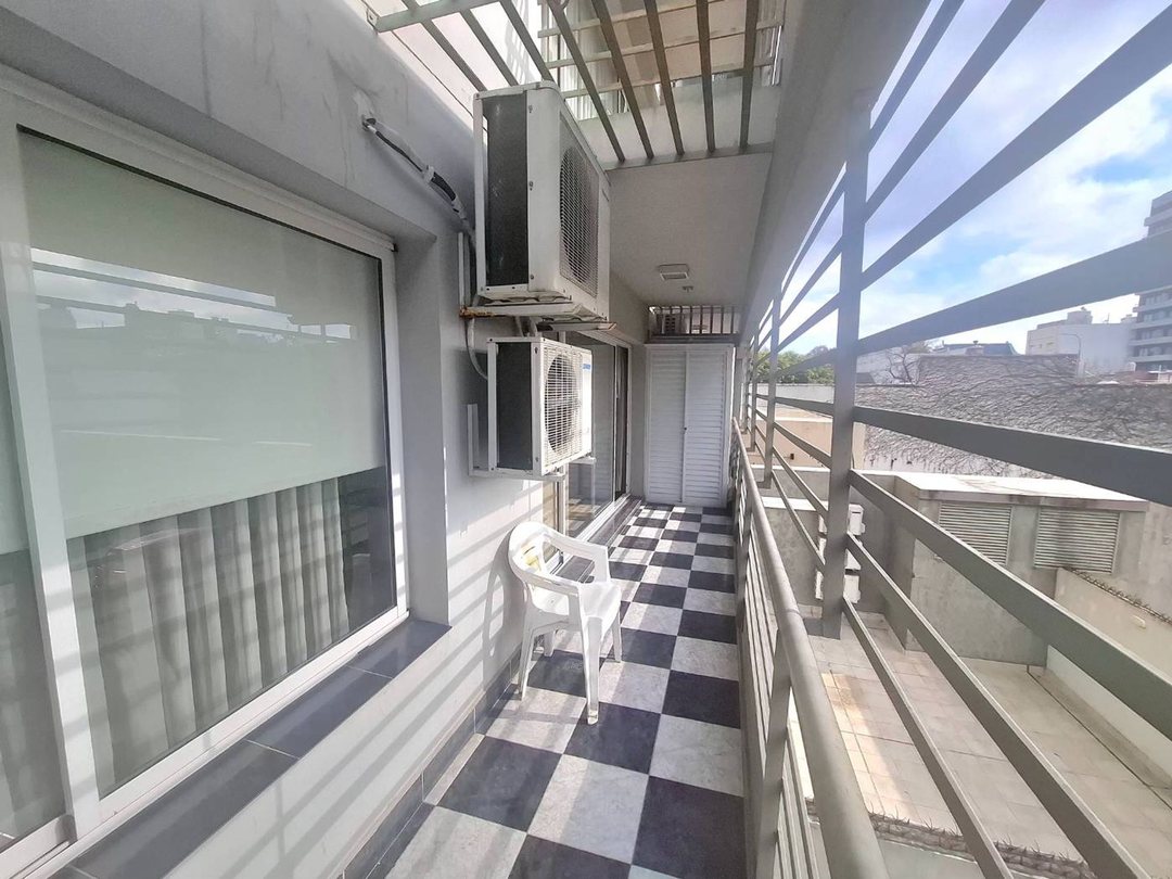 VENTA  DEPTO. 2AMB-BALCON/COCH-AV.INDEP 3600-BOED0