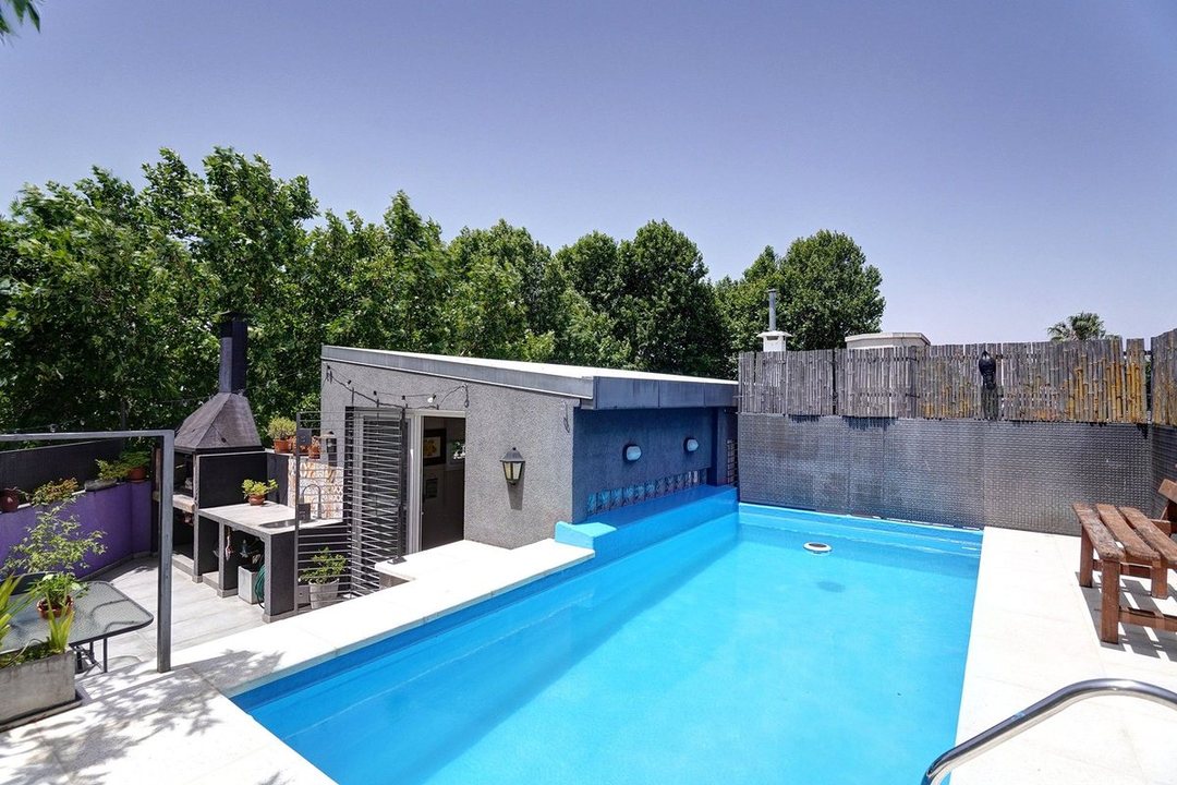CASA MODERNA 223m2 PISCINA y GARAGE BAZURCO 2800