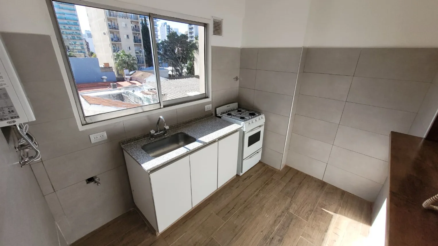 Departamento de 2 ambientes en alquiler en Quilmes, Almirante Brown 400, foto 3