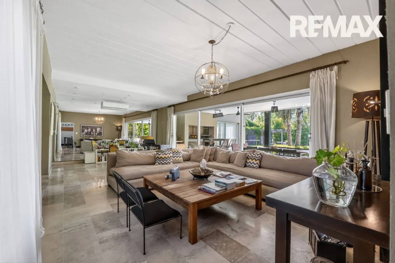 Casa en venta en Pilar, foto 2