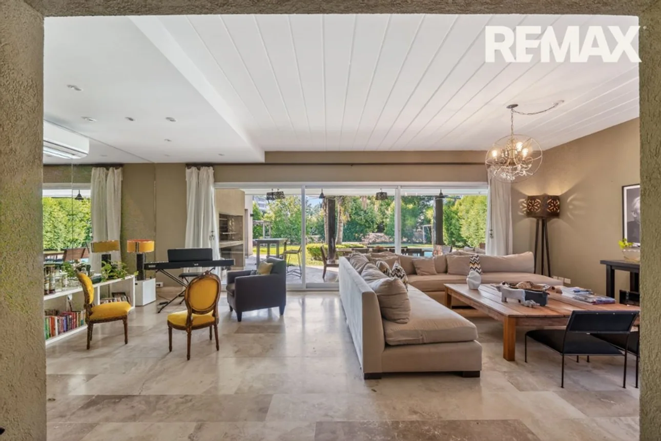 Casa en venta en Pilar
