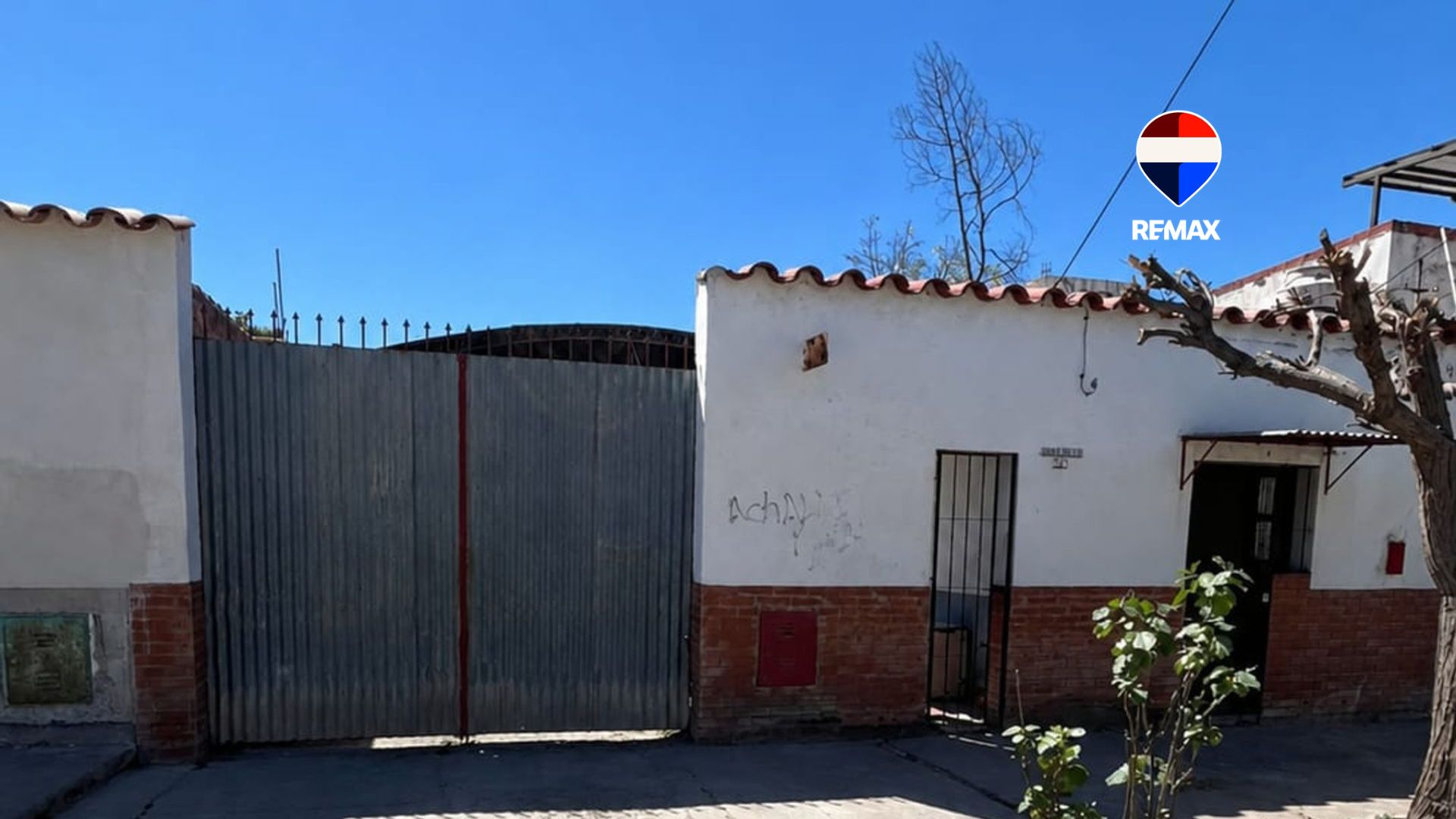 VENTA GALPON ZONA OESTE 300M2 APTO PERMUTA - foto 1