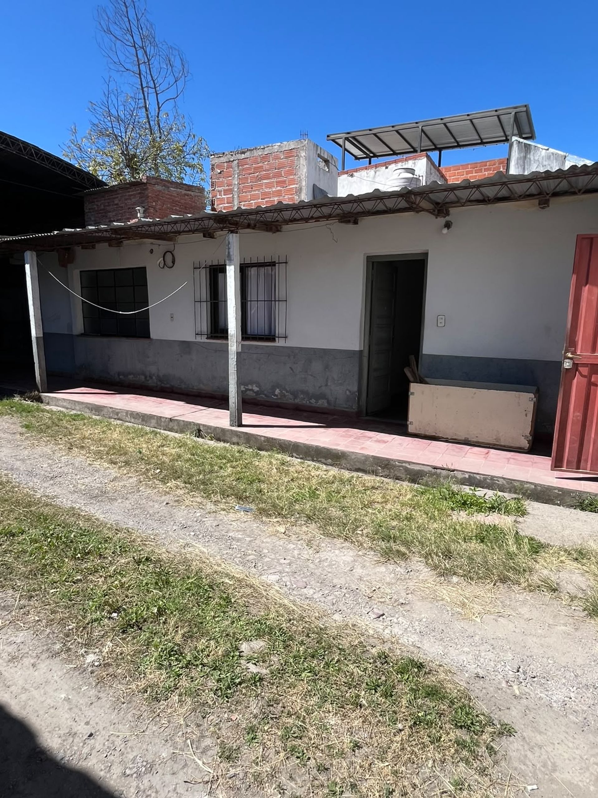 VENTA GALPON ZONA OESTE 300M2 APTO PERMUTA - foto 5