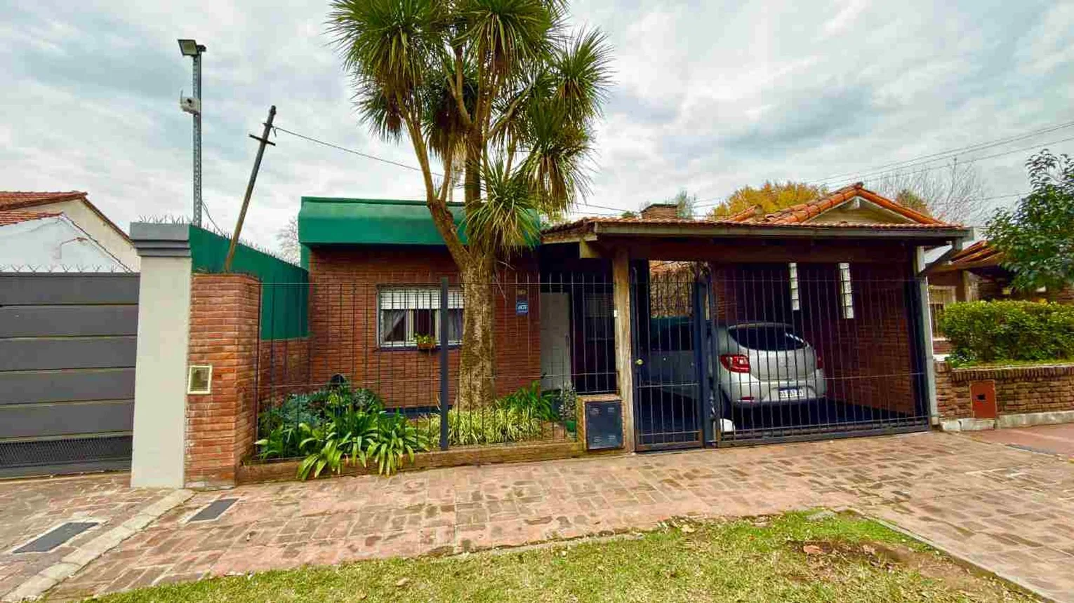 Casa en venta en Adrogué, foto 2