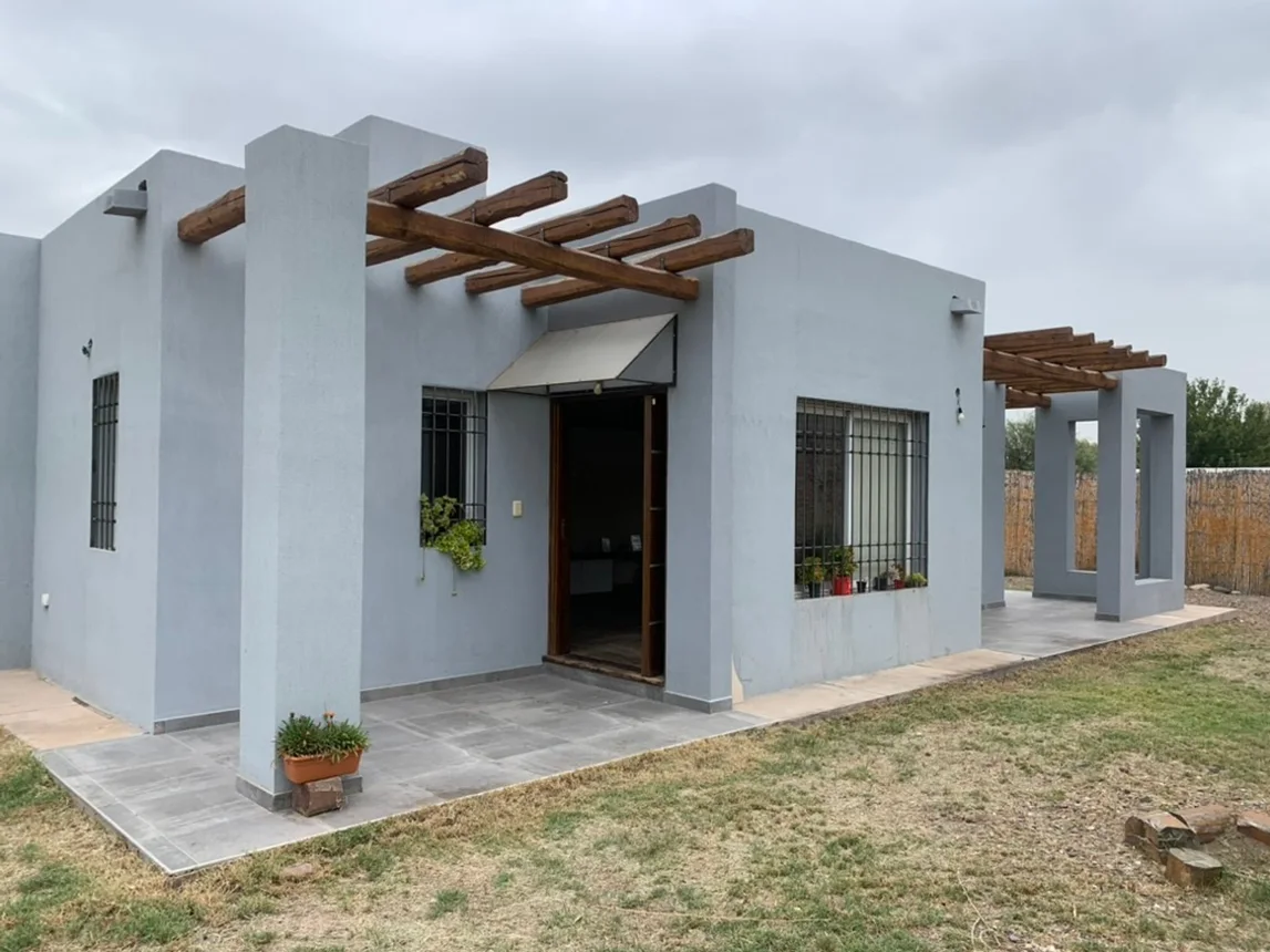 Casa en venta en Guaymallén, foto 2