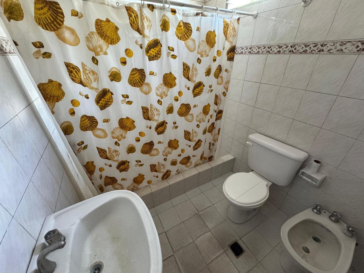 Foto 10 — VENTA CASA CON LOCALES GARIN OPORTUNIDAD