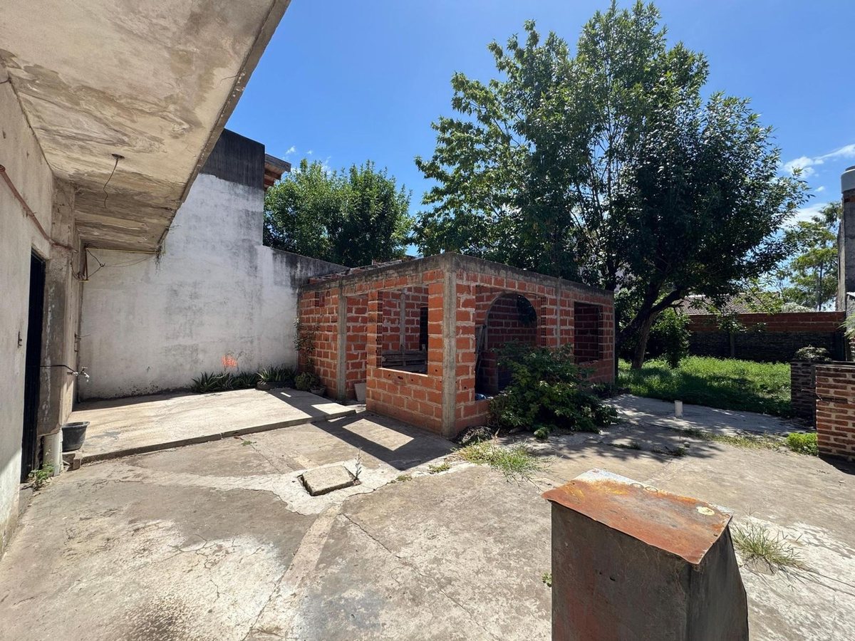 Foto 12 — VENTA CASA CON LOCALES GARIN OPORTUNIDAD