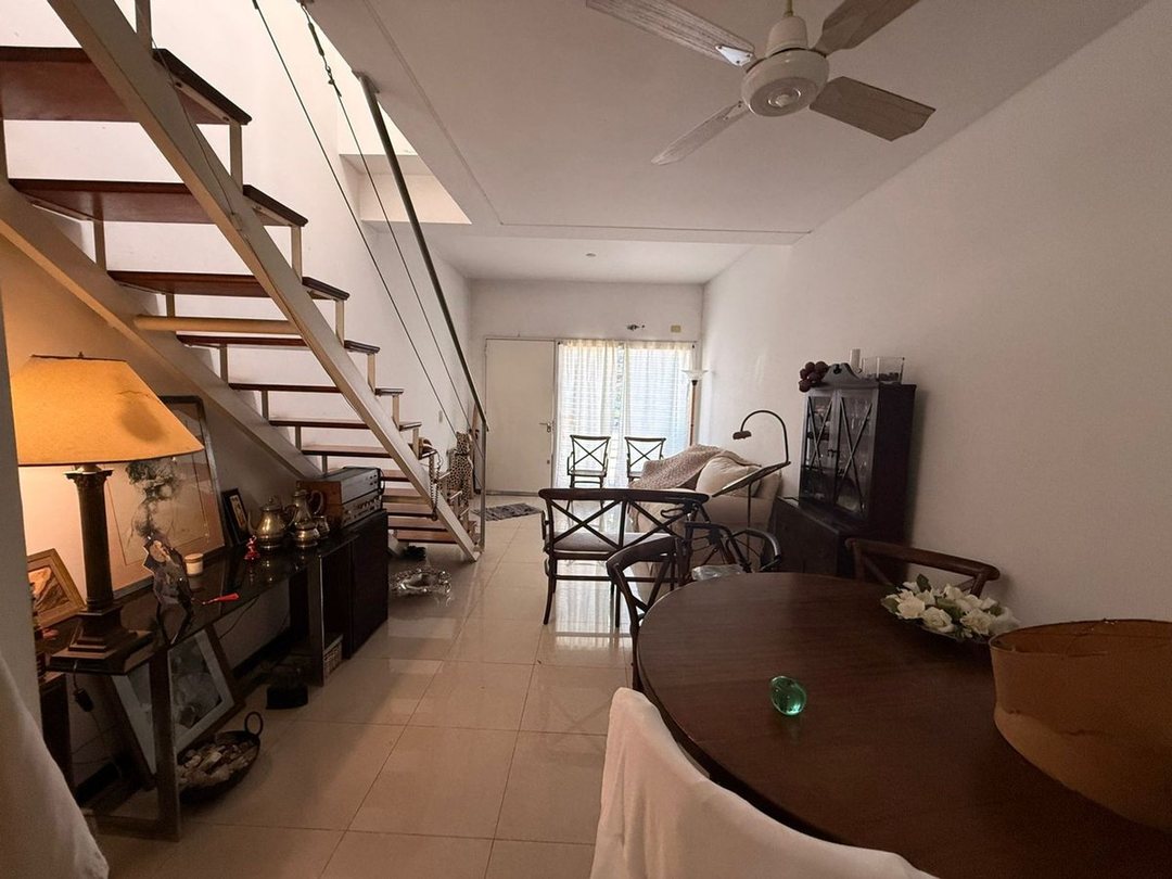 Venta Casa Triplex en Coghlan