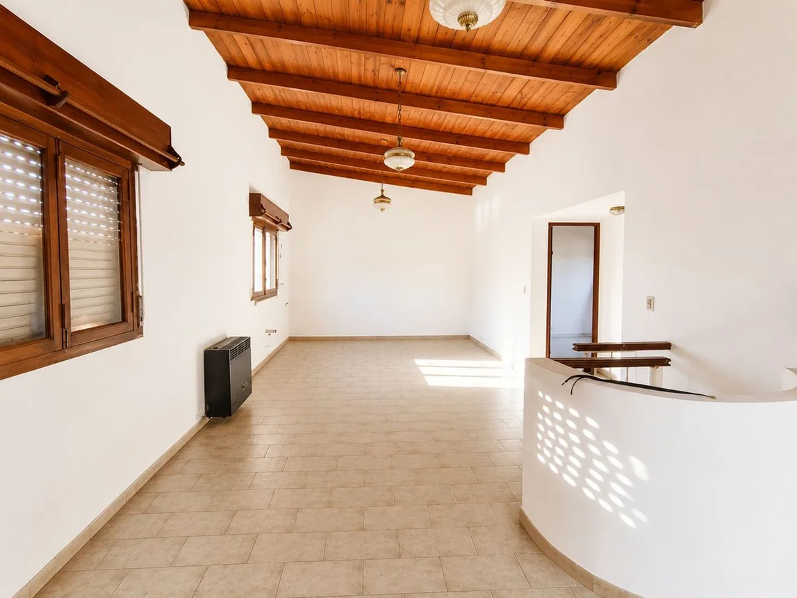 Casa de 6 ambientes en venta en Florencio Varela, Camino General Belgrano 5500, foto 2
