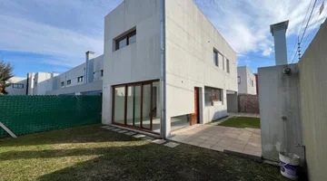 Duplex 3 dormitorios en VENTA - City Bell