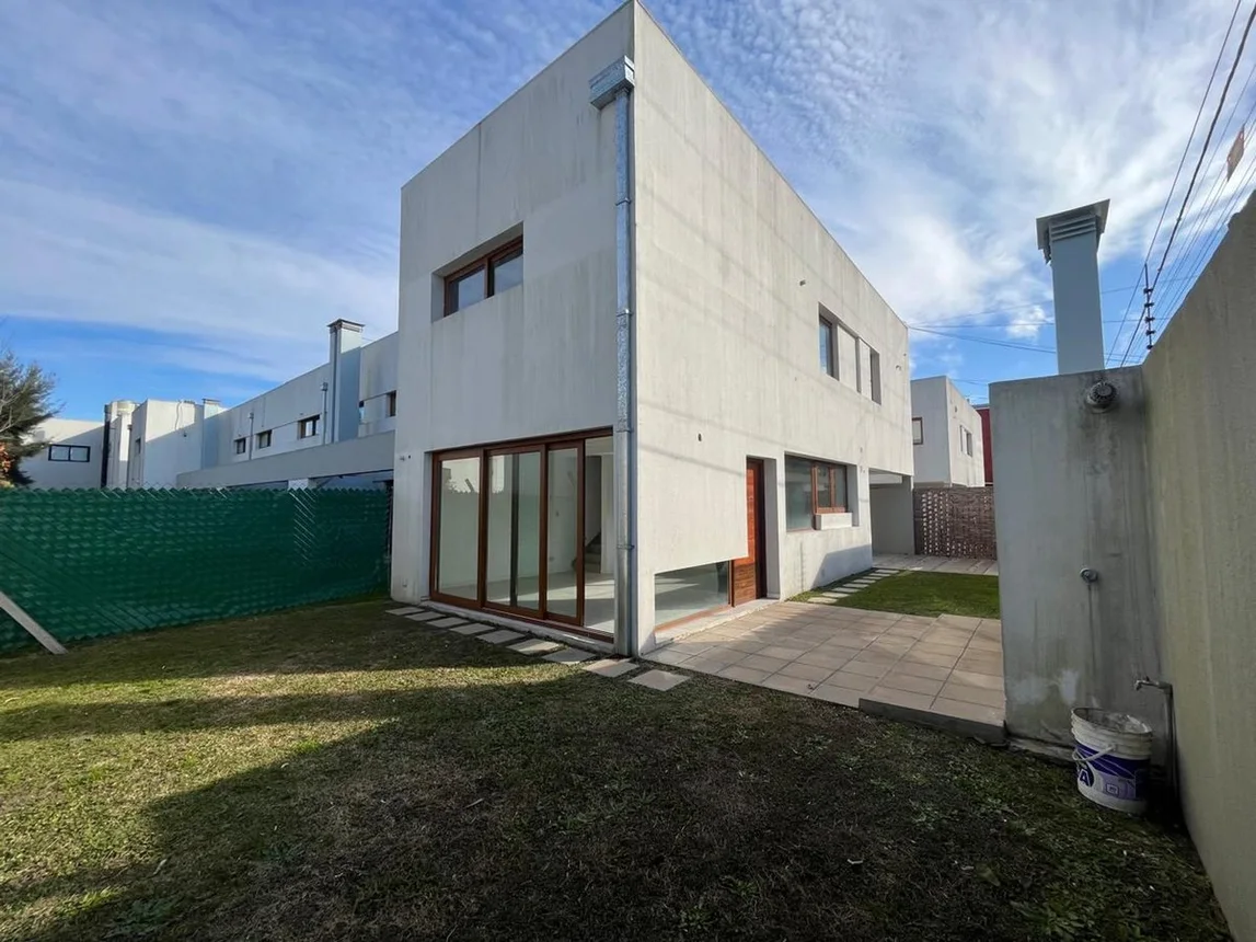 Casa dúplex en venta en City Bell