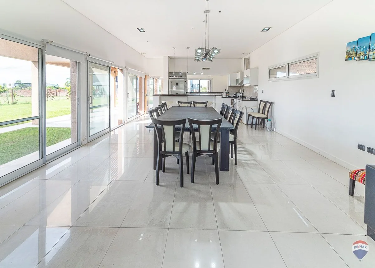 Casa en venta en Pilar, foto 2