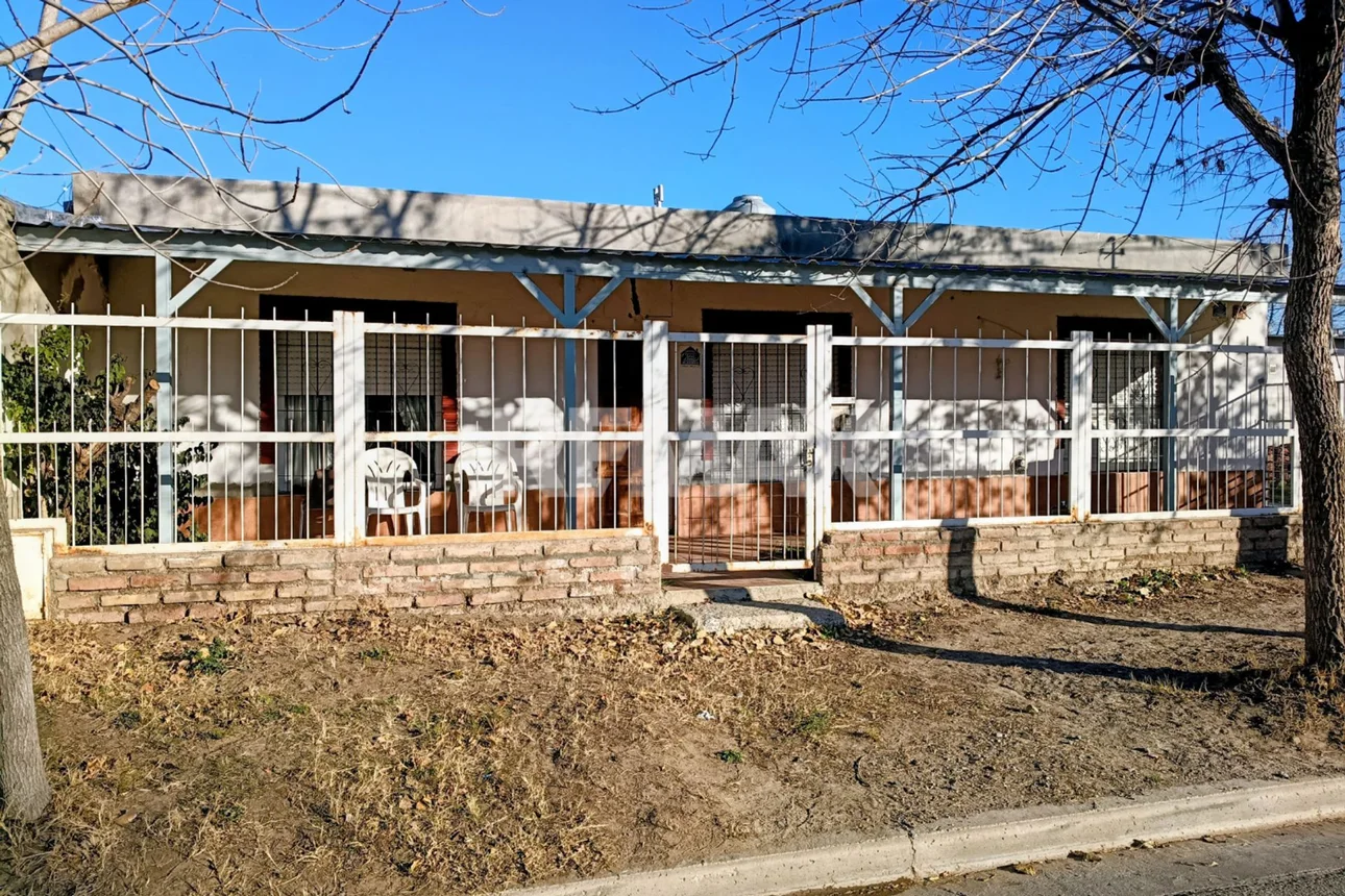 Casa de 4 ambientes en venta en Neuquén, Lamarque 900
