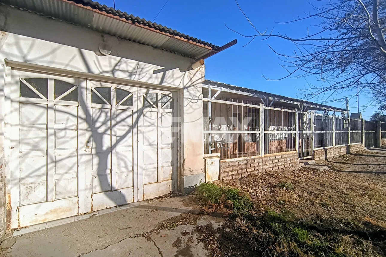 Casa de 4 ambientes en venta en Neuquén, Lamarque 900, foto 2