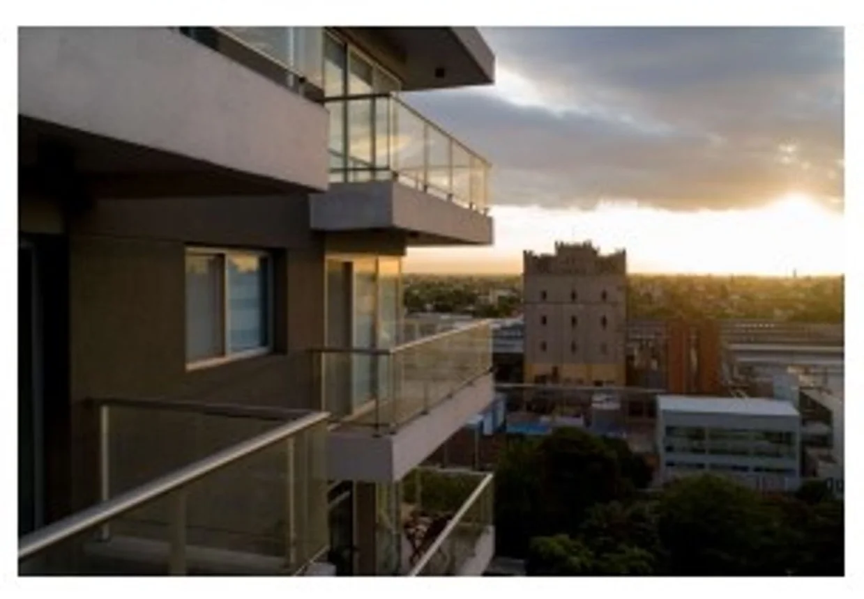 Departamento de 3 ambientes en venta en Quilmes, Avenida Hipólito Yrigoyen 900, foto 2