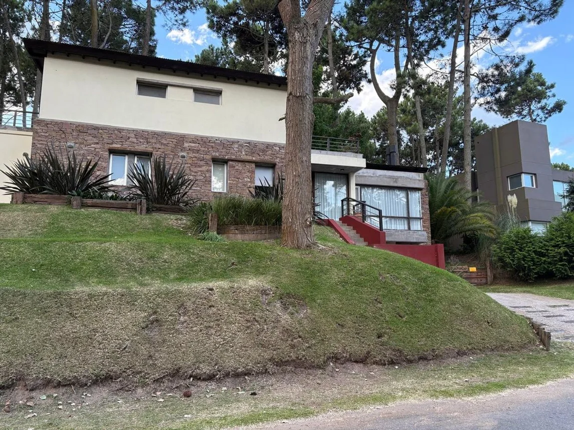 Casa de 6 ambientes en venta en Pinamar, De la Driza 1100, foto 2