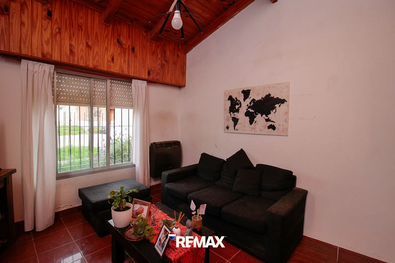Casa de 4 ambientes en venta en Bahía Blanca, Bélgica 1900, foto 2