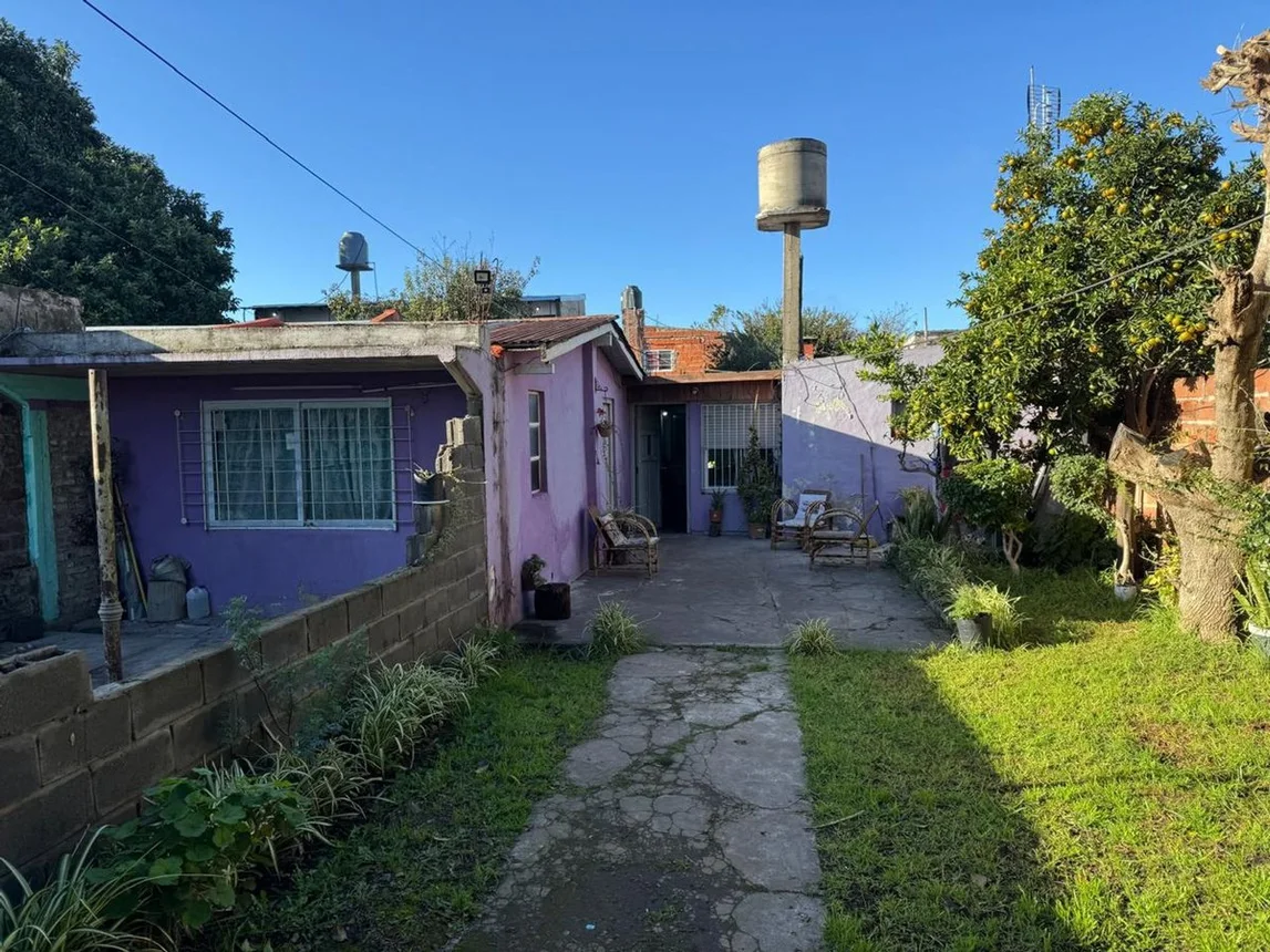 Casa de 3 ambientes en venta en Florencio Varela, Cañuelas 2100