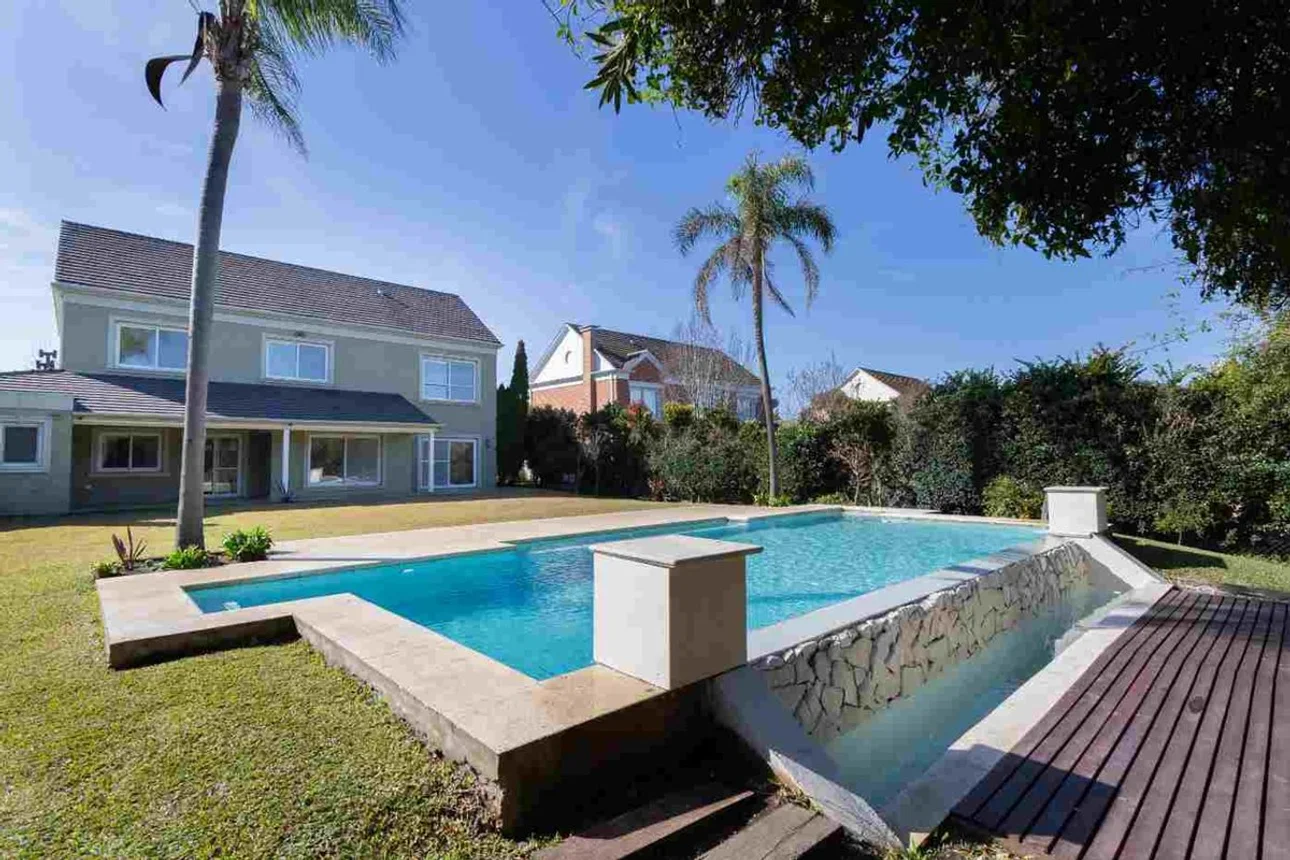 Casa en venta en Pilar, foto 2