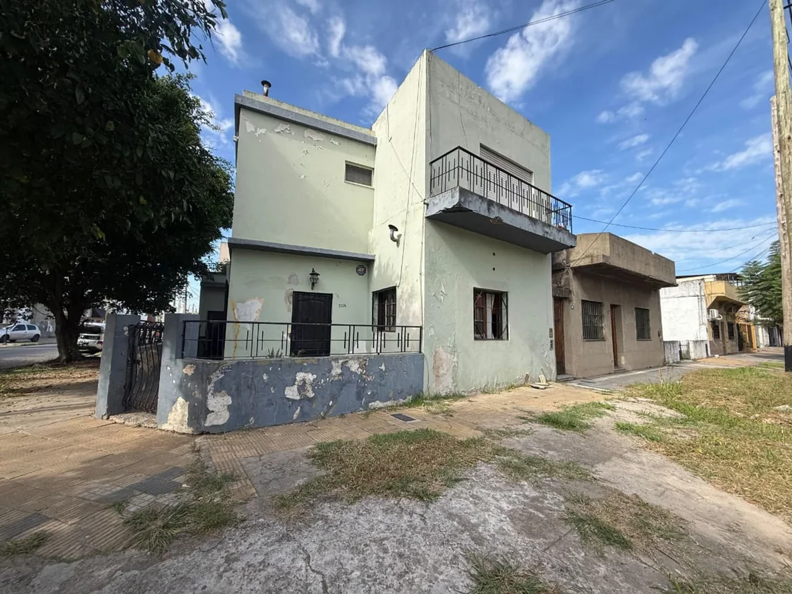 Casa en venta en Gerli, Florencio Varela 1700