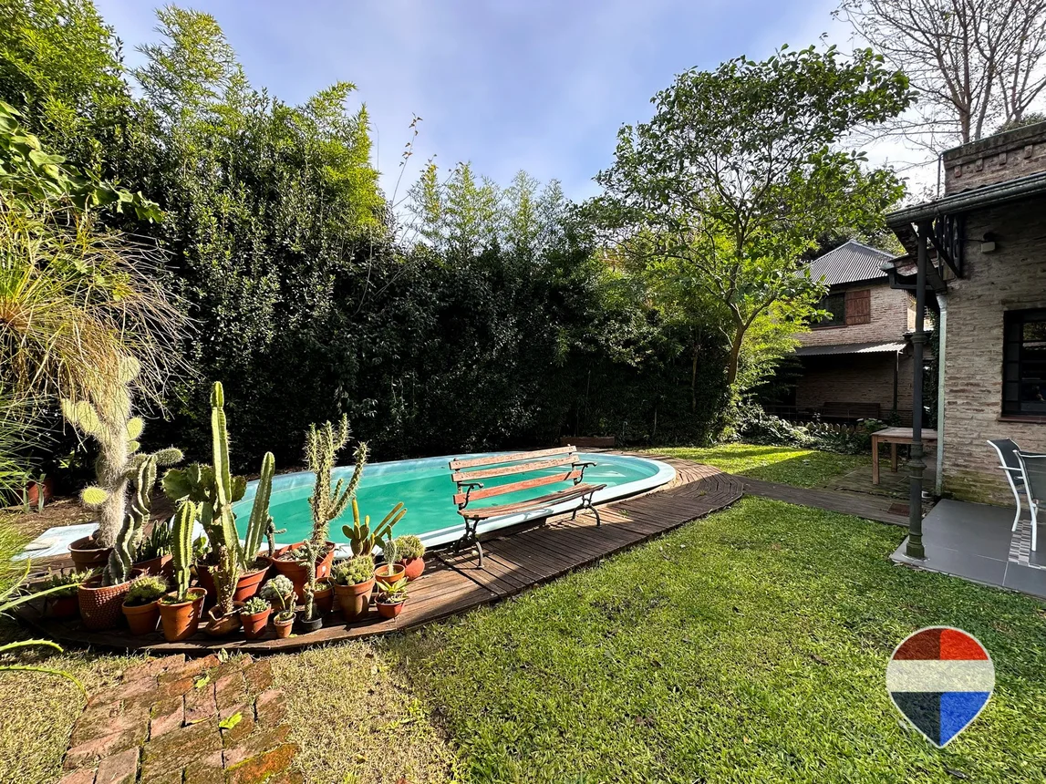 Casa de 4 ambientes en venta en Burzaco, Florencio Parravicini 300