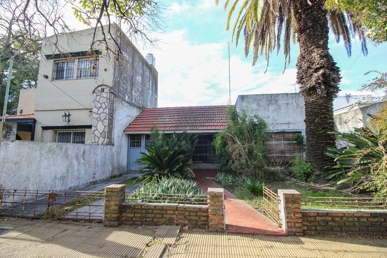 Venta casa 3 ambientes a refaccionar - z. adrogue, foto 1