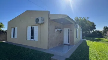 VENTA CASA 3 DORMITORIOS - HUMBOLDT.-