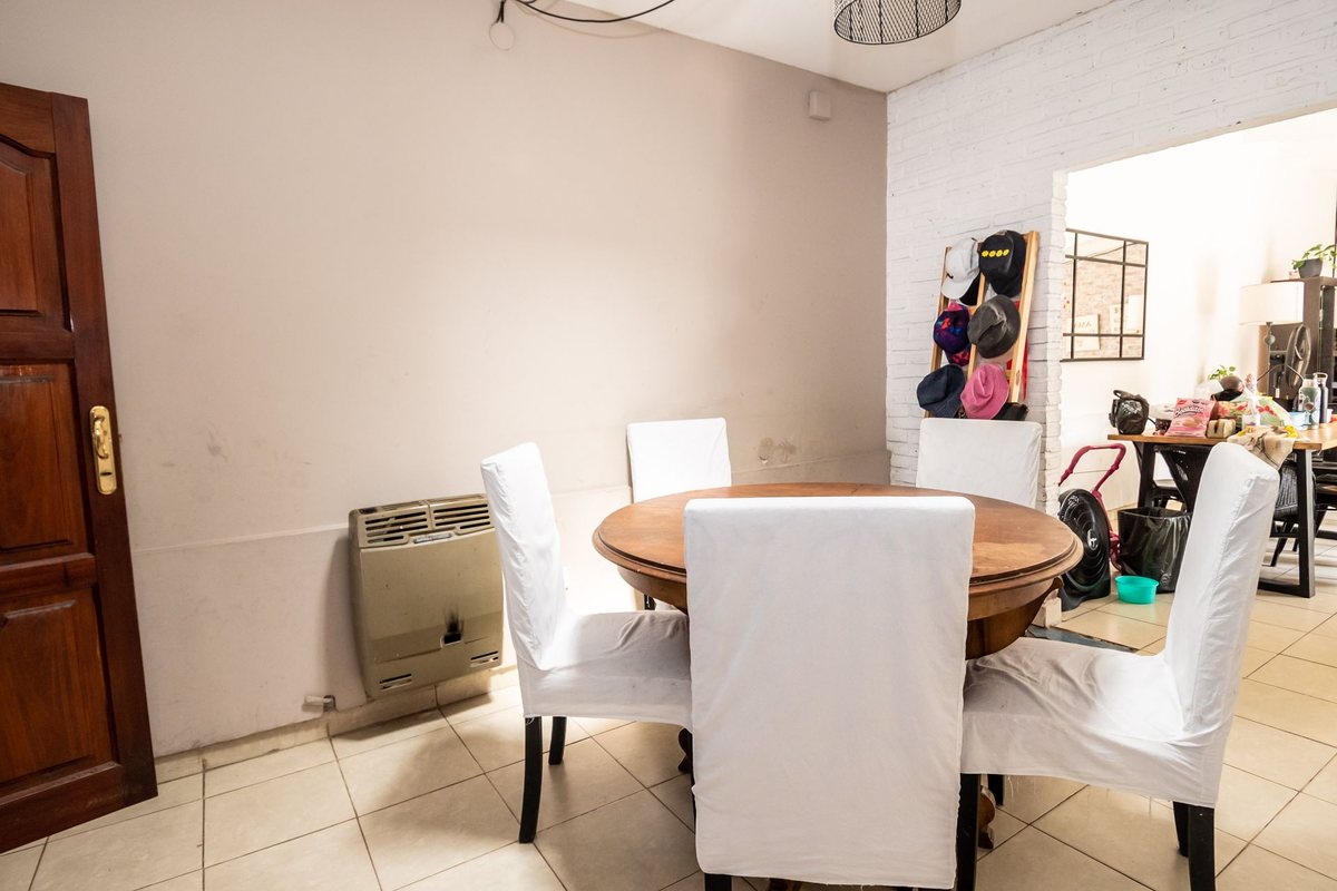 CASA EN VENTA BARRIO SAN CARLOS ZONA SUR 4 DORM - foto 9