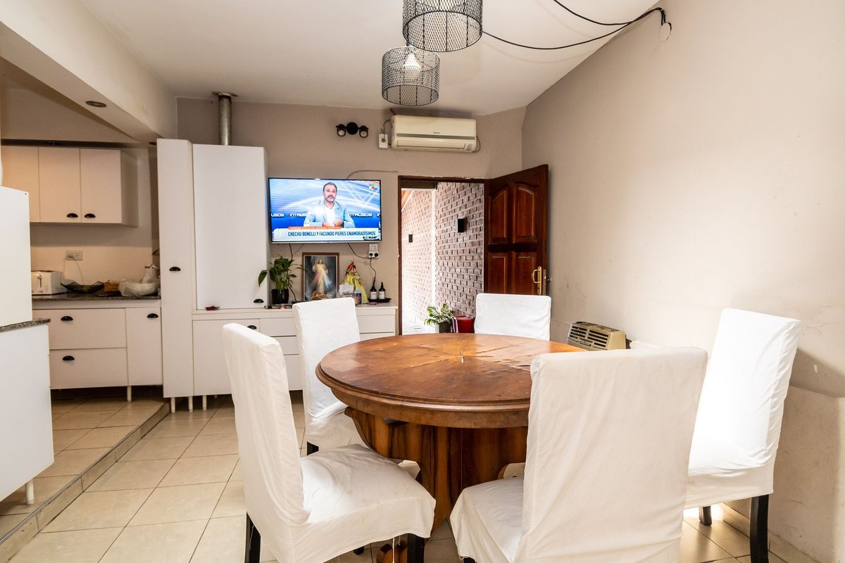 CASA EN VENTA BARRIO SAN CARLOS ZONA SUR 4 DORM - foto 7