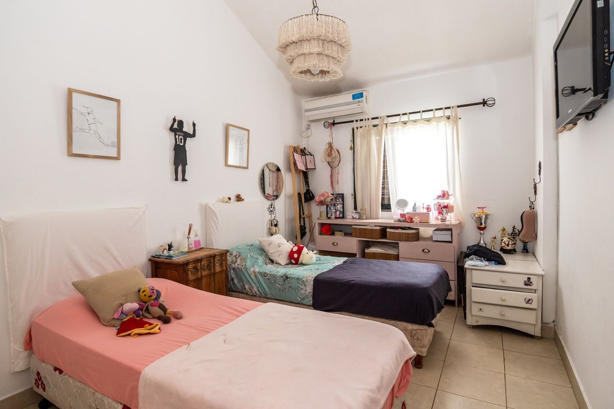 CASA EN VENTA BARRIO SAN CARLOS ZONA SUR 4 DORM - foto 16