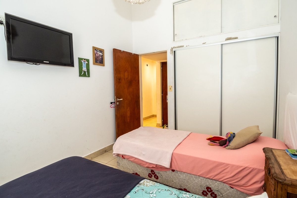 CASA EN VENTA BARRIO SAN CARLOS ZONA SUR 4 DORM - foto 17