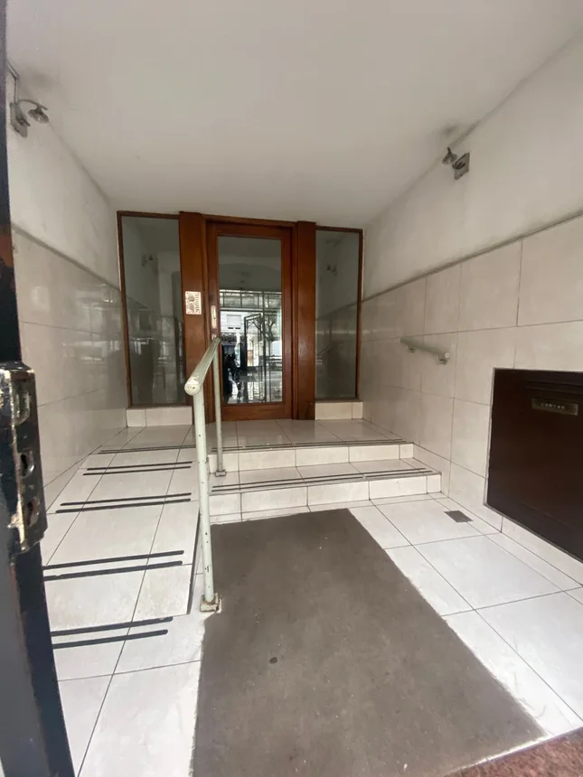 Venta depto 4 ambientes con balcon en flores, foto 2