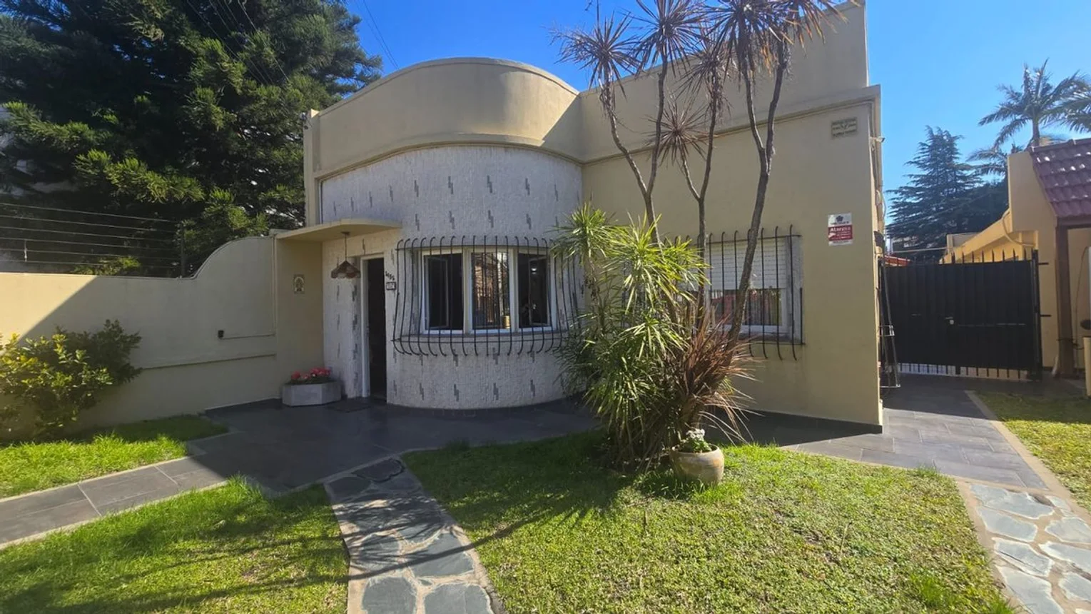 Casa de 10 ambientes en venta en Monte Castro, Santo Tomé 5400, foto 2