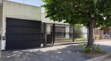 CASA EN VENTA 5 AMB. MONTE GRANDE BAJO DE PRECIO!!