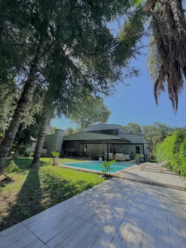 Exclusiva casa de diseño con pileta en venta, foto 4