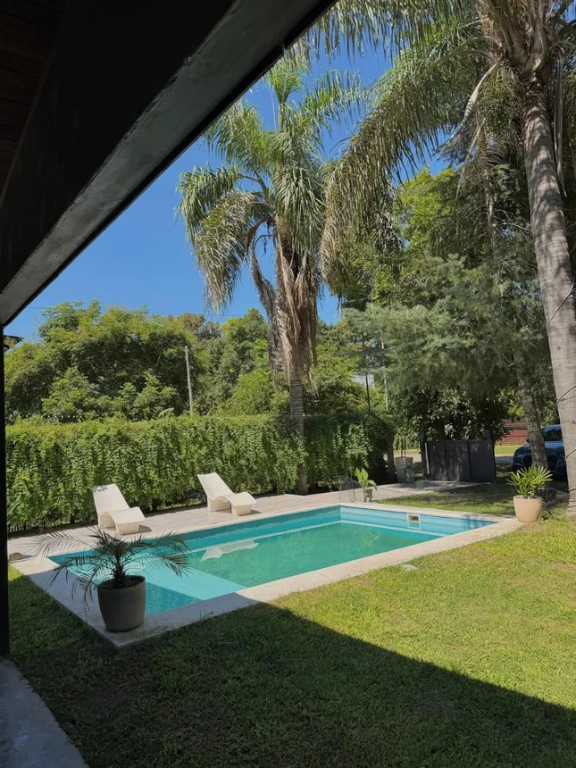 Exclusiva casa de diseño con pileta en venta, foto 3