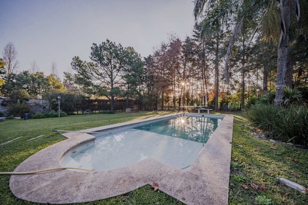 VENTA CASA 5 AMBIENTES PILAR-PERMUTA