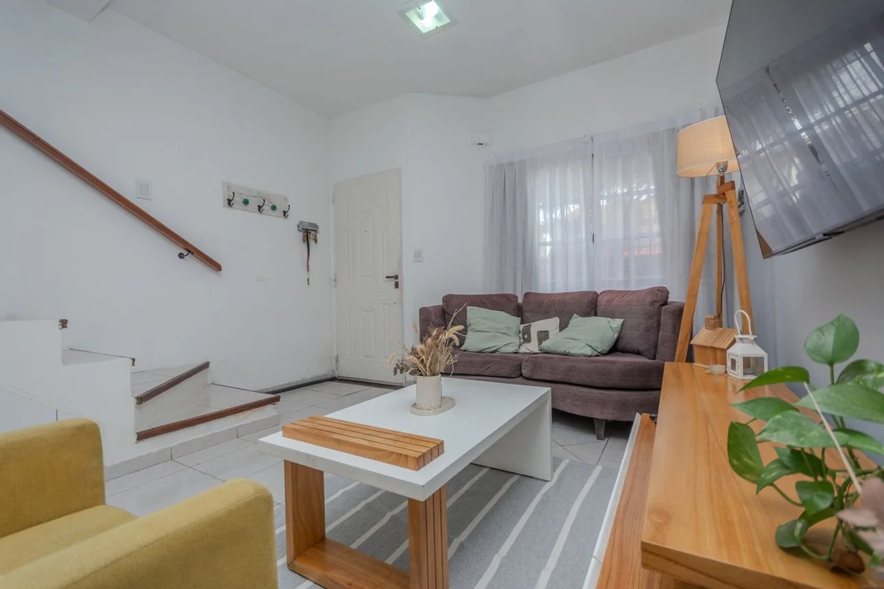 Casa dúplex de 3 ambientes en venta en Caseros, Julio Perdiguero 1600