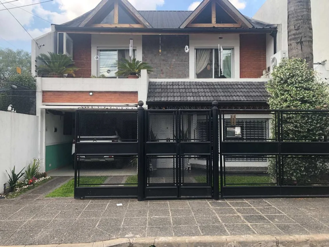 Casa en venta en Villa Sarmiento