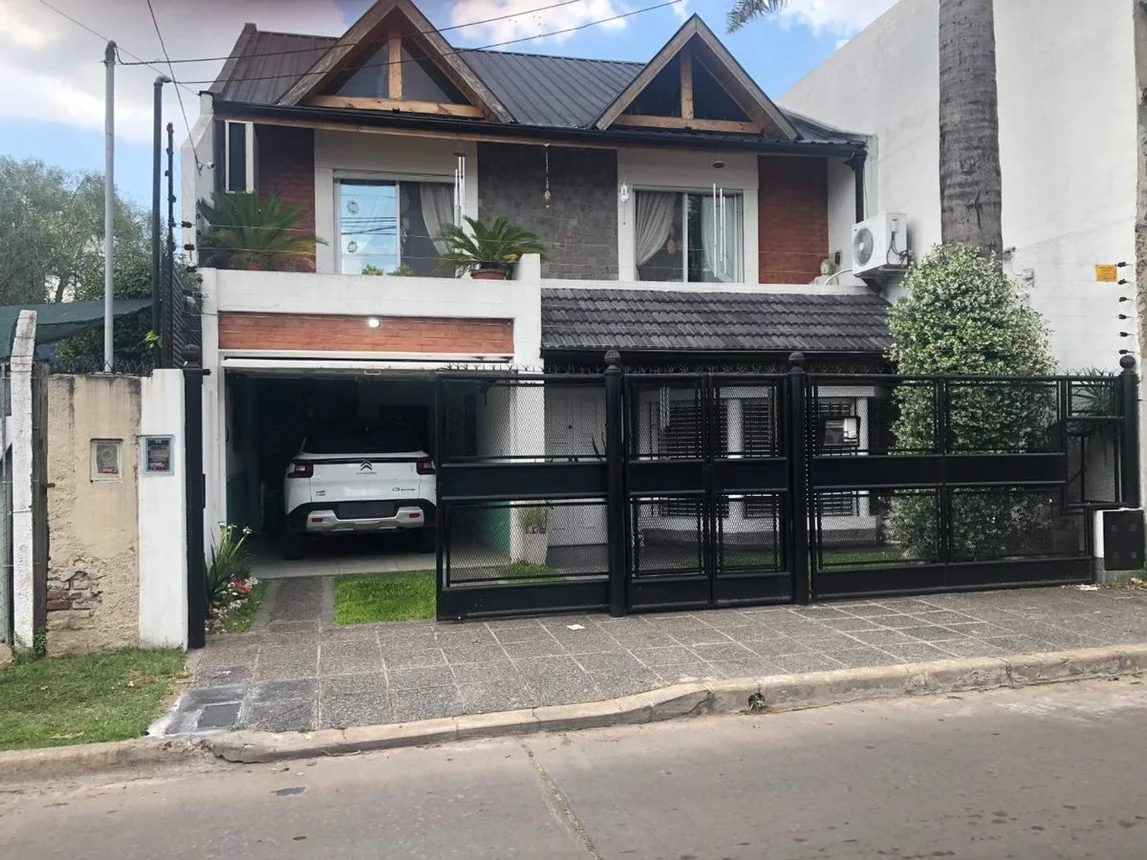 Casa en venta en Villa Sarmiento, foto 2